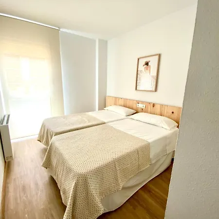 Con 3 Habitaciones, Terraza Y Jardin Comunitario Con Piscina En * Sant Antoni De Calonge