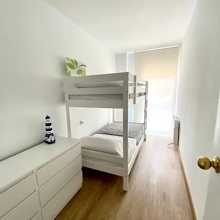 Appartamento Con 3 Habitaciones, Terraza Y Jardin Comunitario Con Piscina En *