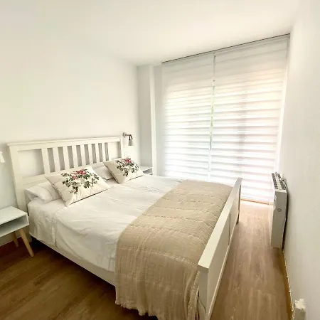 Con 3 Habitaciones, Terraza Y Jardin Comunitario Con Piscina En Sant Antoni de Calonge