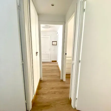 Appartamento Con 3 Habitaciones, Terraza Y Jardin Comunitario Con Piscina En