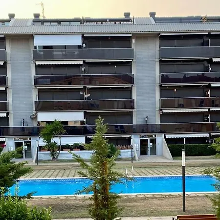 Appartamento Con 3 Habitaciones, Terraza Y Jardin Comunitario Con Piscina En Sant Antoni De Calonge